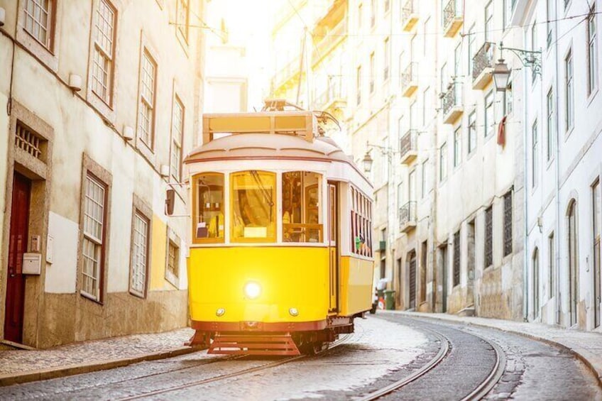 Lisbon: City Walk with Audio Guide in 7 Languages on your Phone