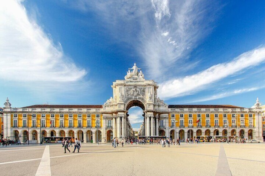 Lisbon: City Walk with Audio Guide in 7 Languages on your Phone