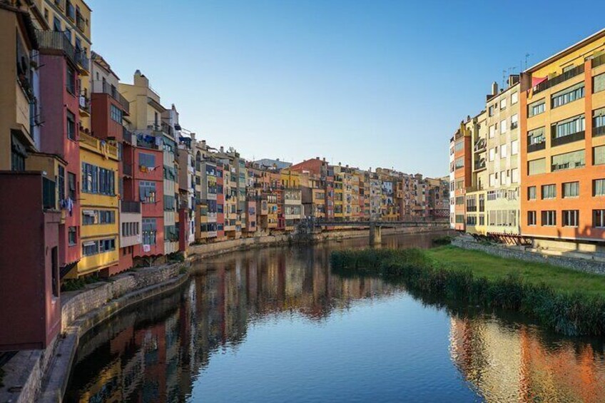 Montserrat and Girona Full-Day Private Guided Tour from Barcelona
