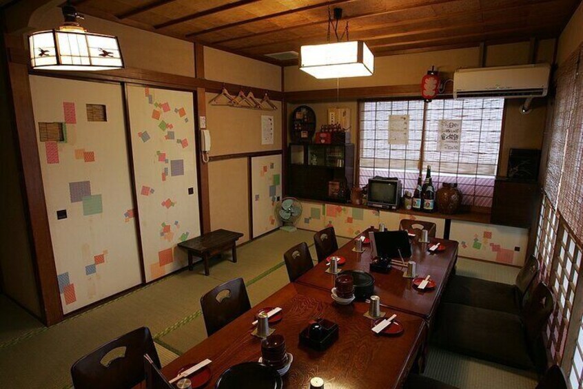 Kagurazaka Historic Evening Walking Tour with Shabu Shabu