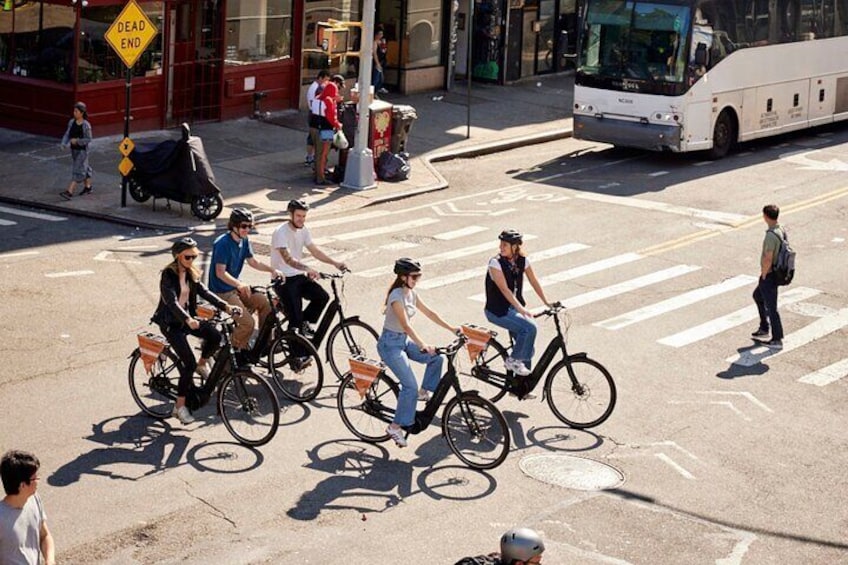 Central Park Bike Tour – Explore in Comfort on Dutch Bikes!