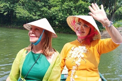 Vietnam Cambodia Thailand and Singapore 23 Day Package