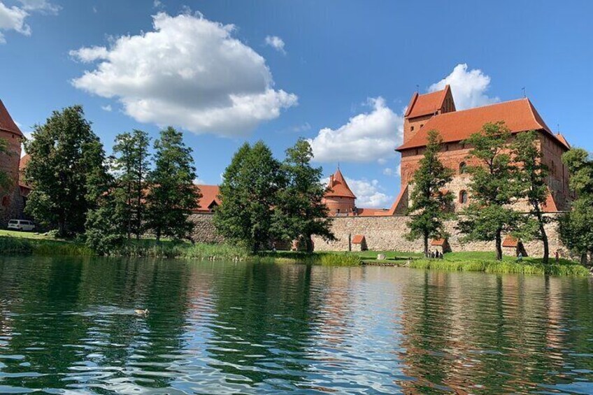From Vilnius: Hill of Angels, Užutrakis Manor & Trakai Castle
