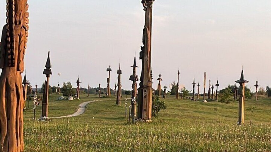 From Vilnius: Hill of Angels, Užutrakis Manor & Trakai Castle
