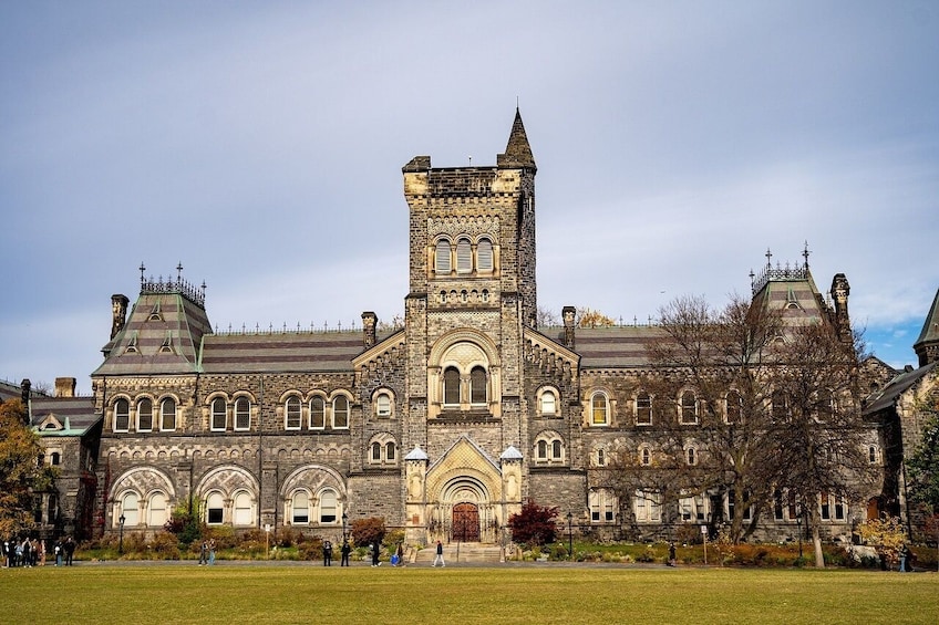 From Toronto: Small Group 5-Day Eastern Canada Tour
