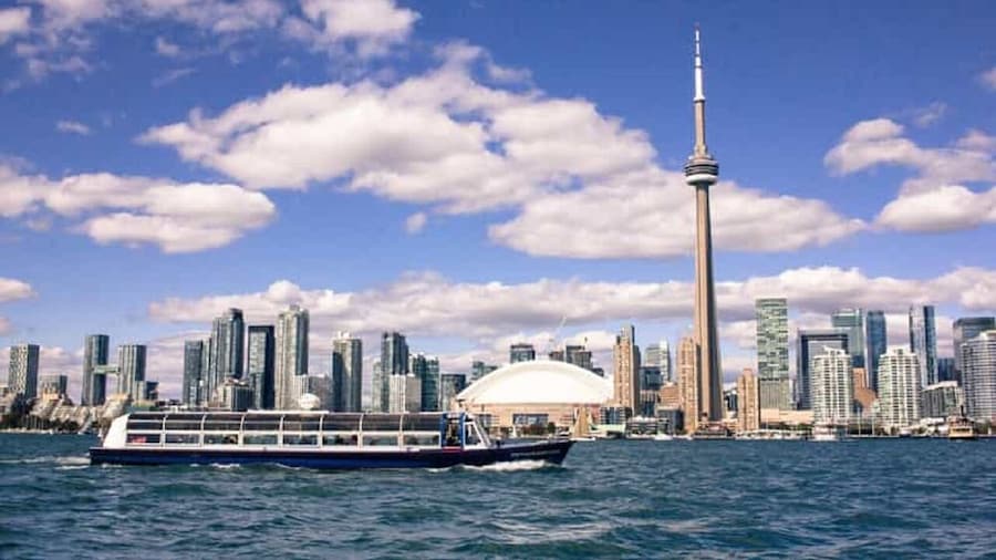 From Toronto: Small Group 5-Day Eastern Canada Tour