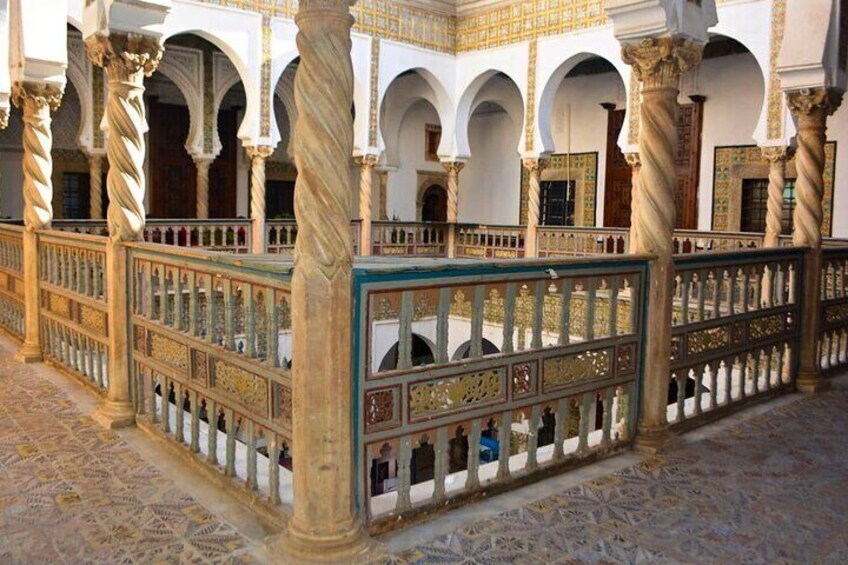 Explore Algiers 