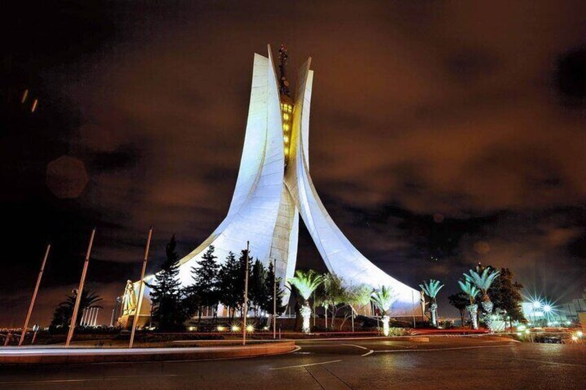 Explore Algiers 