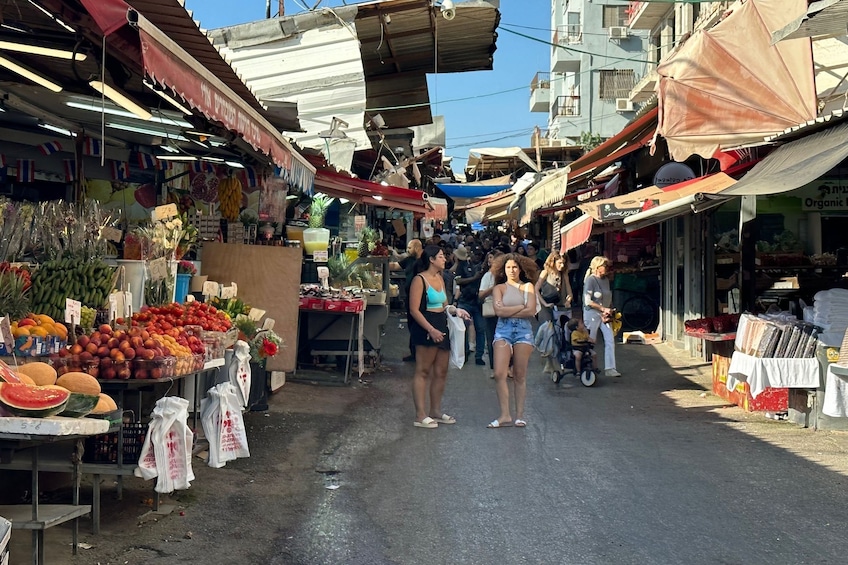 Tel Aviv: Carmel Market Vegetarian Food, History & Culture Tour