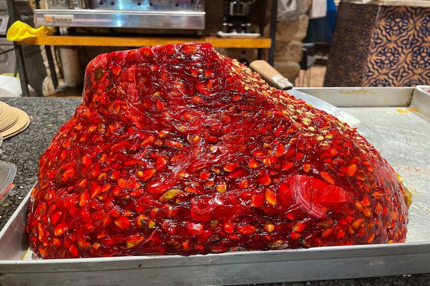 Tel Aviv: Carmel Market Vegetarian Food, History & Culture Tour