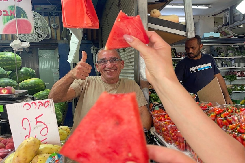 Tel Aviv: Carmel Market Vegetarian Food, History & Culture Tour