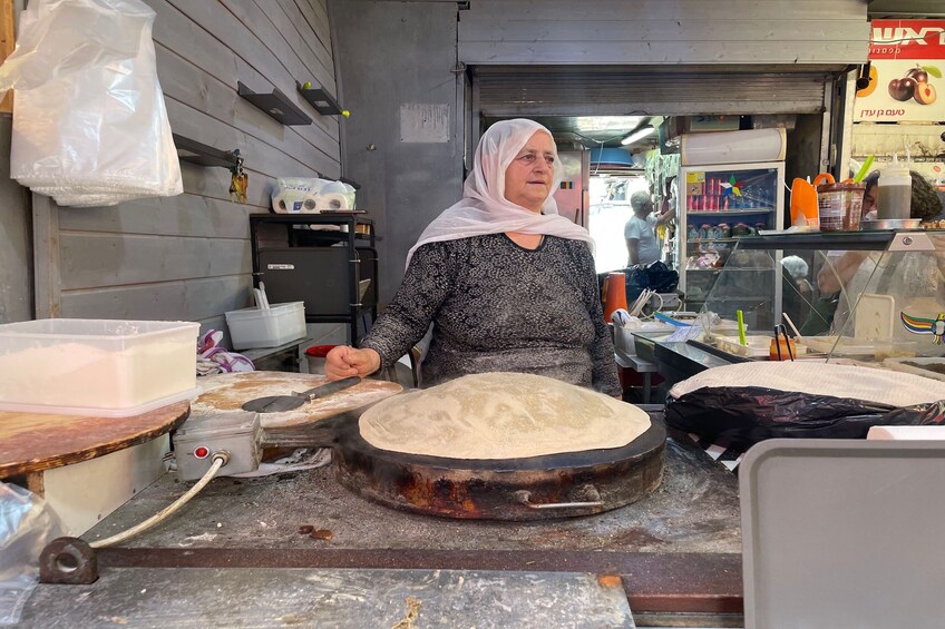 Tel Aviv: Carmel Market and Neighborhood Guided Walking Tour 