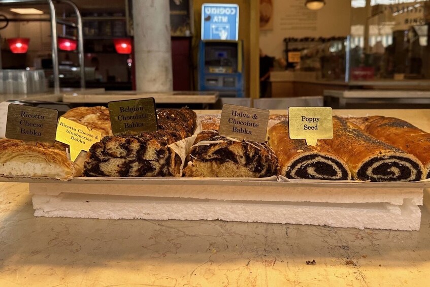 Tel Aviv: Carmel Market and Neighborhood Guided Walking Tour