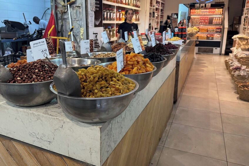 Tel Aviv: Carmel Market and Neighborhood Guided Walking Tour 