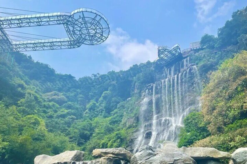 Private Day Trip from Hong Kong to Gulong Gorge Glass Skywalk
