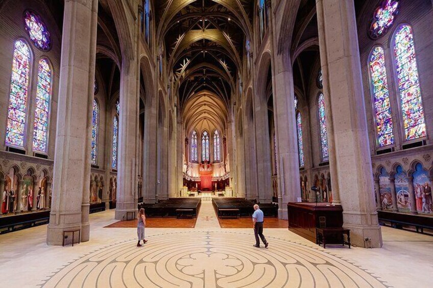  Private Grace Cathedral Walking Tour in San Francisco 