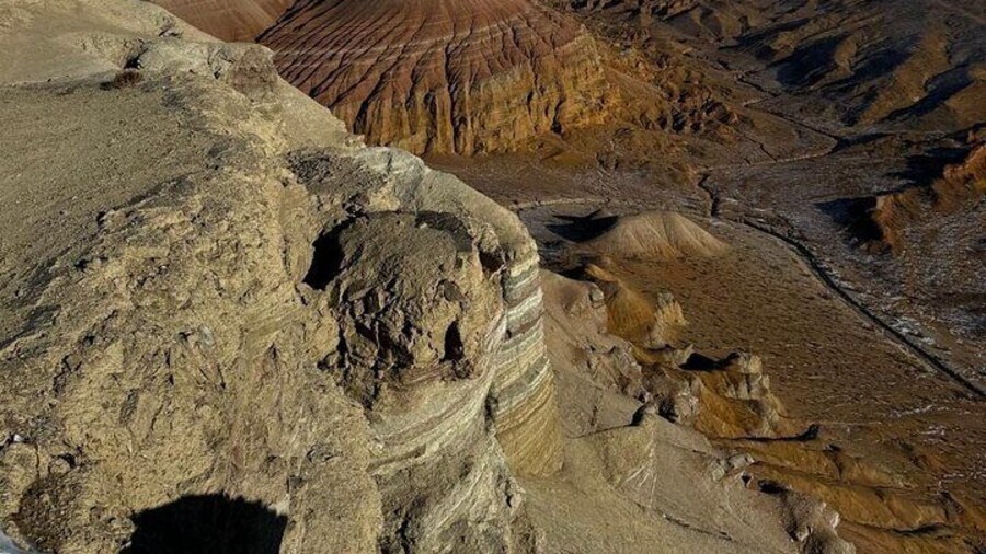 One Day Tour to Altynemel: Aktau Mountains and Singing Dunes