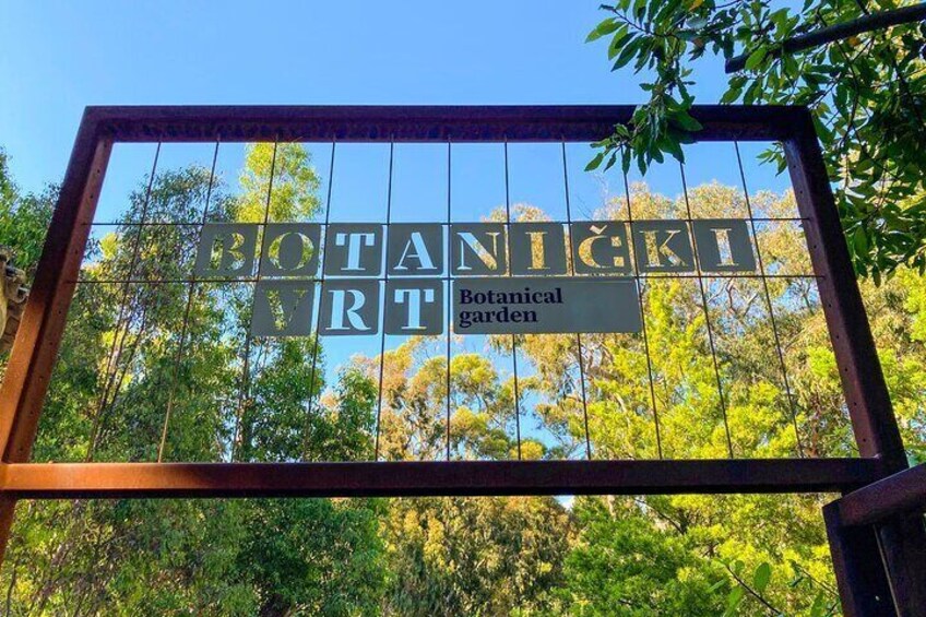 Botanical garden entry gate