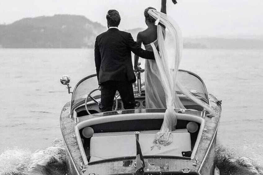 1H to 4H Private Wooden Classic Boat Tour on Lake Como