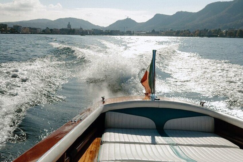 1H to 4H Private Wooden Classic Boat Tour on Lake Como