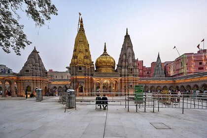 Experience Ganga Aarti with Private 4x4 Varanasi Tour