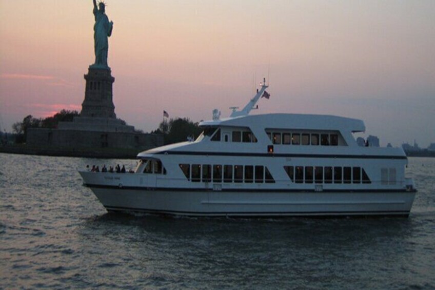 Premier 4th of July NYC Fireworks Cruise Aboard the Cloud 9 Yacht