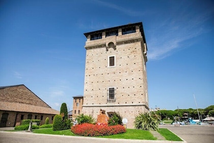 Salt Museum Ticket and Local Aperitif Tasting Experience