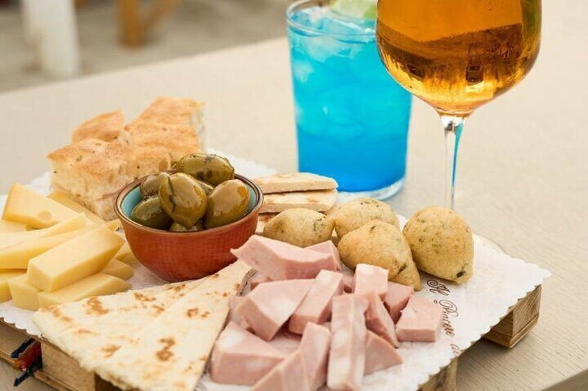 Salt Museum Ticket and Local Aperitif Tasting Experience