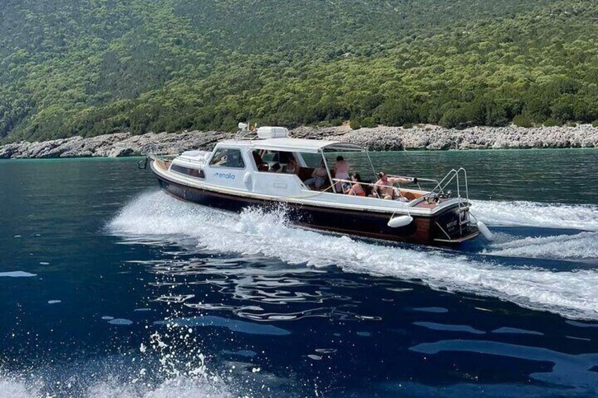 Kefalonia private boat cruise to Ithaca