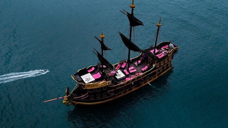 Black Pearl Pattaya Trip: Pirate Adventure with Water Activities