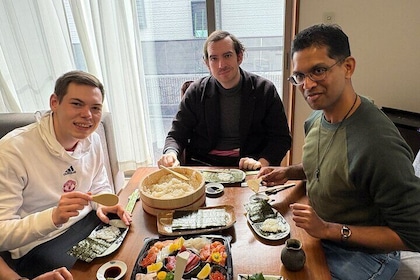 Old Town Nagata Tour with Sushi Roll Making