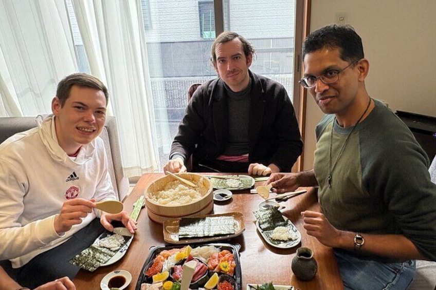 Old Town Nagata Tour with Sushi Roll Making