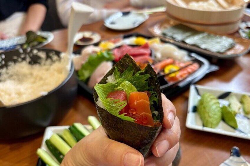 Old Town Nagata Tour with Sushi Roll Making