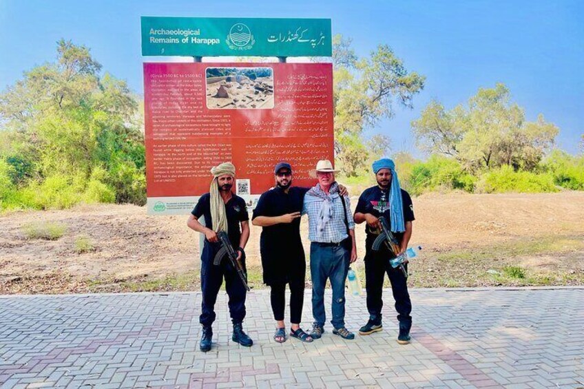 Harrapa Ancients and Hazrat Farid Shrine Guided Tour with Lunch