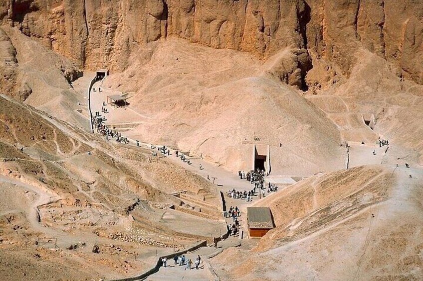 Luxor Full-Day Adventure by Plane & Guided Tour–Sharm El Sheikh