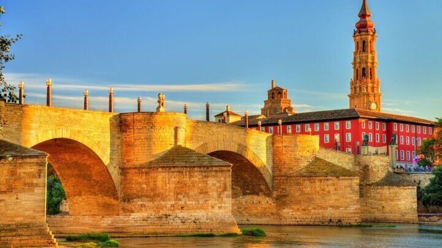 Zaragoza Scavenger Hunt and Highlights Self-Guided Tour