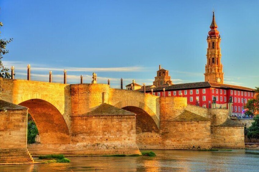 Zaragoza Scavenger Hunt and Highlights Self-Guided Tour