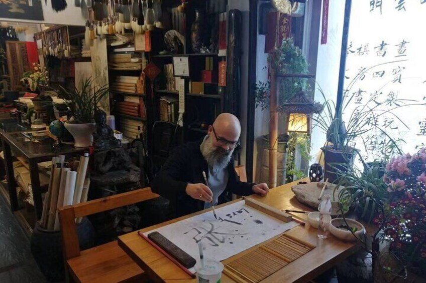 Shanghai Calligraphy Workshop & Tour in Qibao Ancient Town