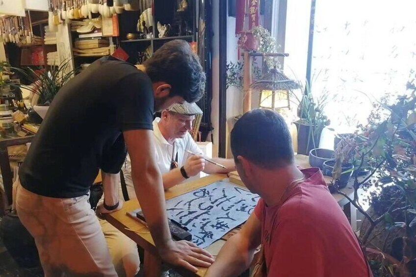 Shanghai Calligraphy Workshop & Tour in Qibao Ancient Town