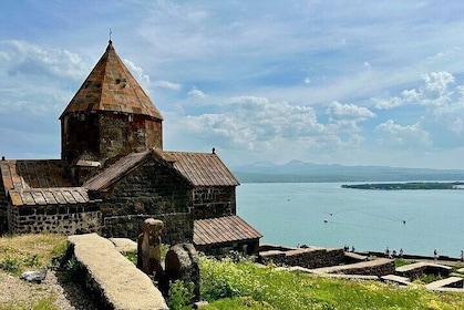 Full Day Tour Exploring Armenia from Georgia