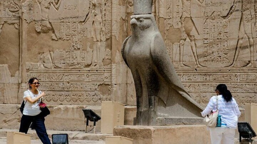 Luxor Aswan Private tour Esna Khnum, Edfu Horus, Kom-Ombo Temples