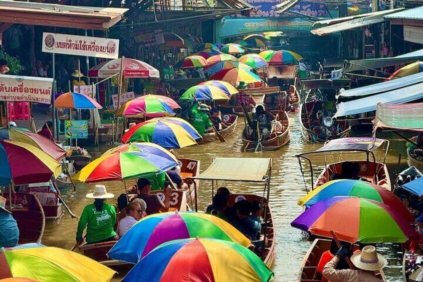Private Tour of Floating & Railway Markets in 28 Languages