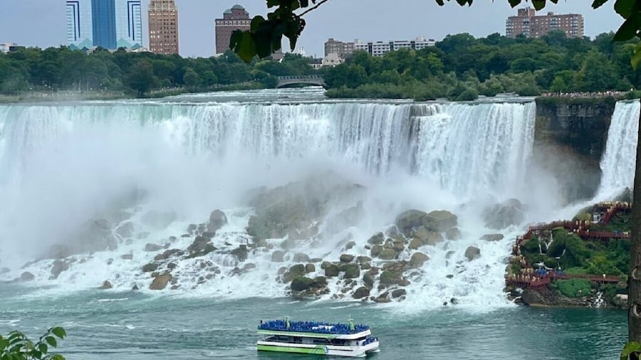 From Toronto: 5-Day Eastern Canada Small-Group Tour