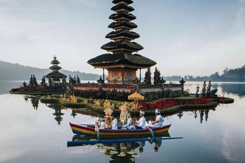 Ulun Danu Beratan Temple & Lake