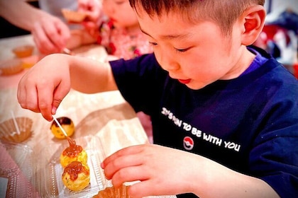 Osaka Family Cooking: Okonomiyaki, Food Samples & Cultural Fun