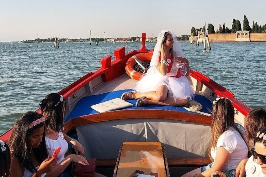 Sunset and Prosecco in Bragozzo in Venice