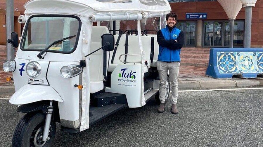 Discover Malaga 60 Minute Private Tour in Tuk tuk