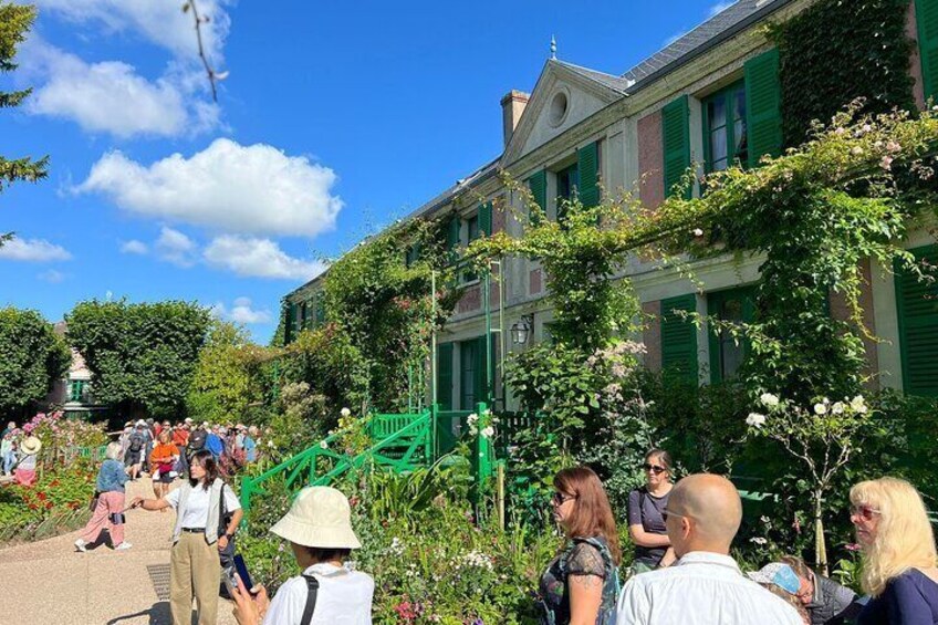 Giverny and Auvers sur Oise Private Tour from Paris