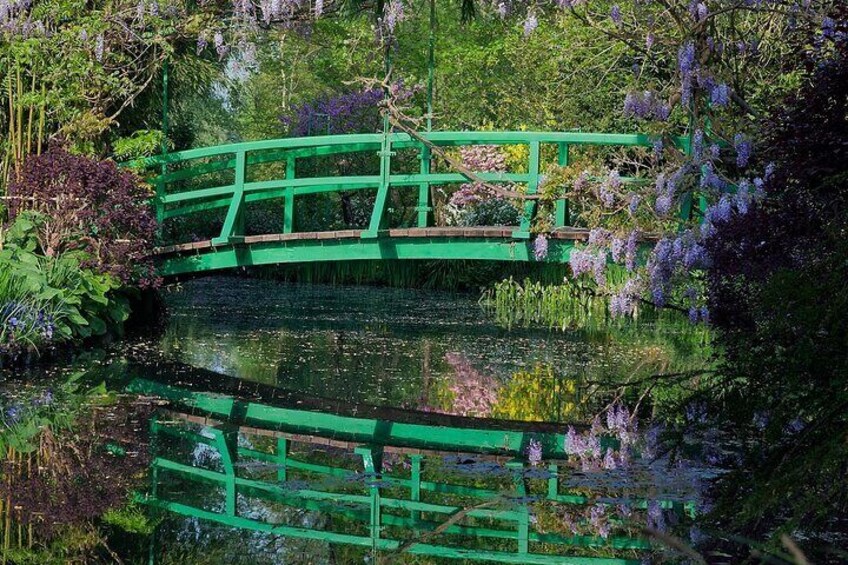 Giverny and Auvers sur Oise Private Tour from Paris