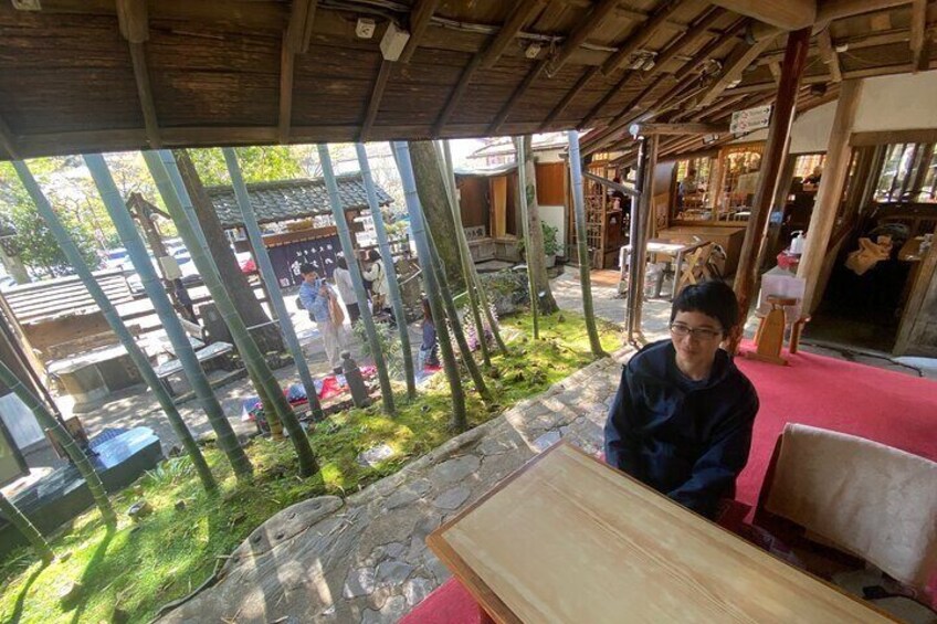 Enjoying Soba on the Engawa Veranda Is a Delightful Experience